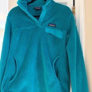 Patagonia green fleece with deep pockets women’s large